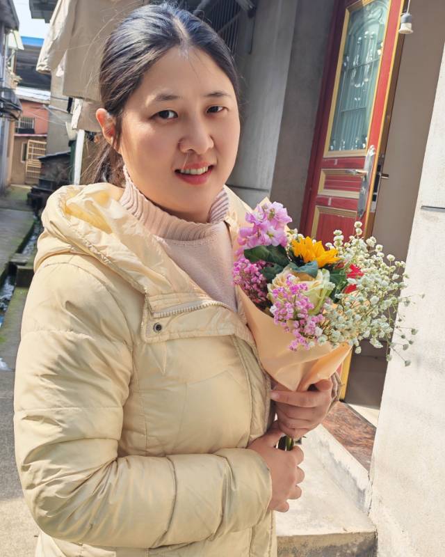 阿姨资料照片