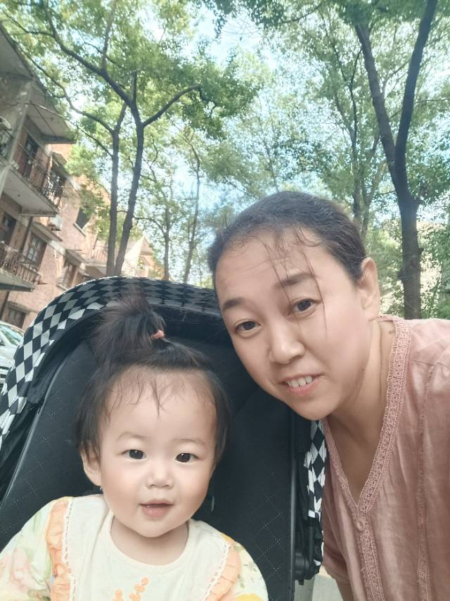 阿姨资料照片