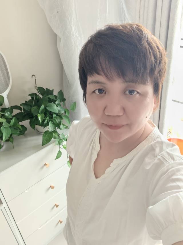 阿姨资料照片
