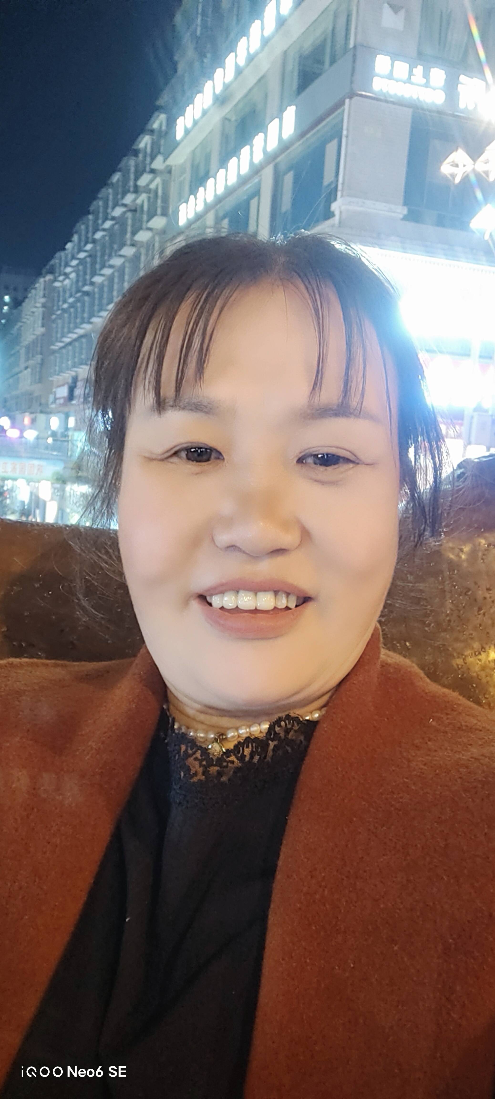 阿姨资料照片