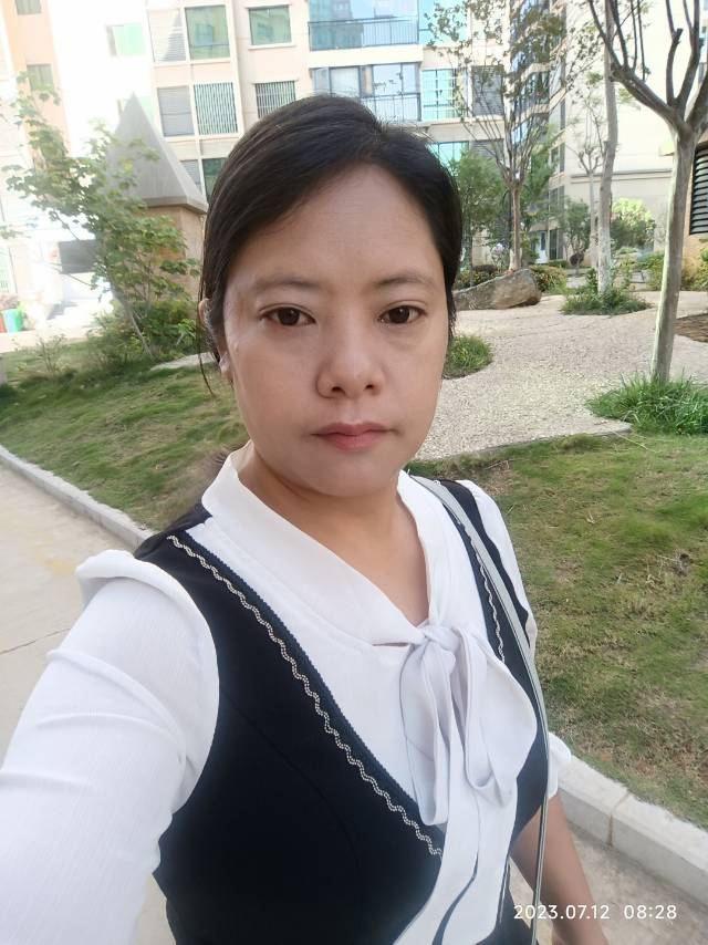 阿姨资料照片