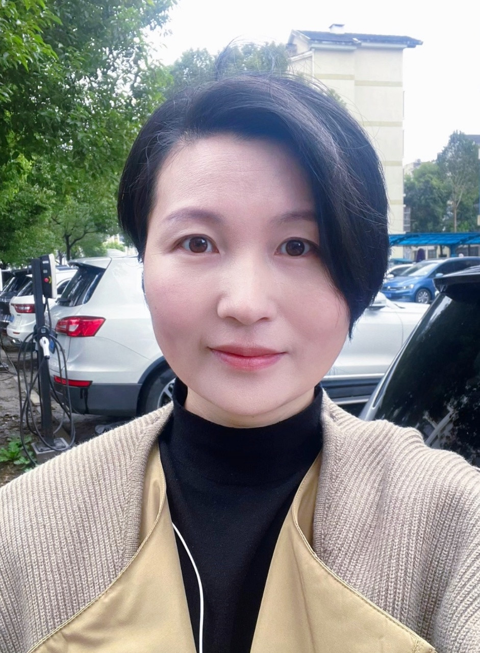 阿姨资料照片
