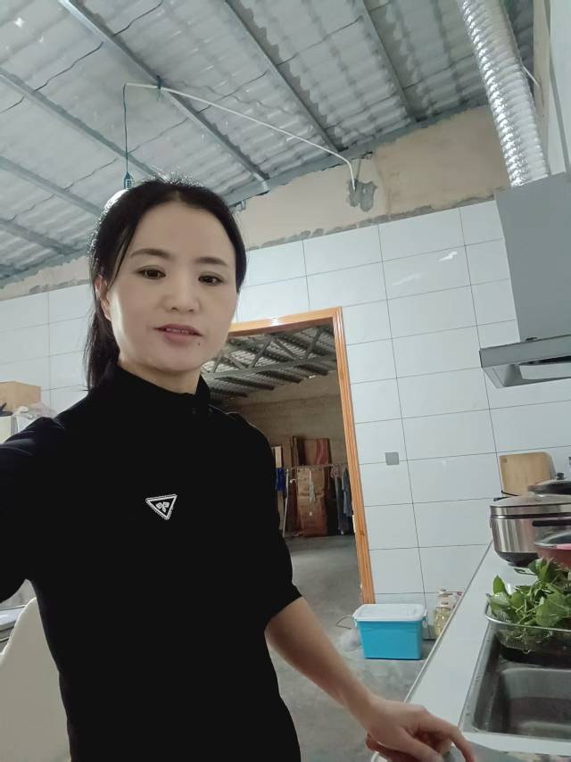 阿姨资料照片