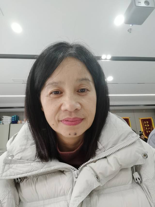 阿姨资料照片