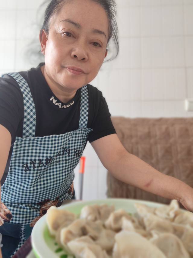 阿姨资料照片
