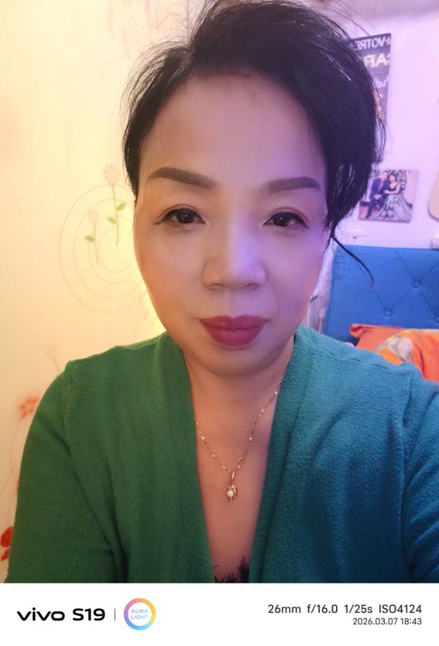 阿姨资料照片