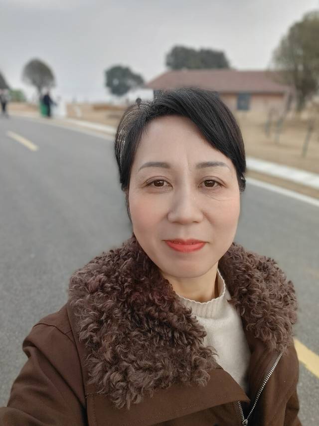 阿姨资料照片
