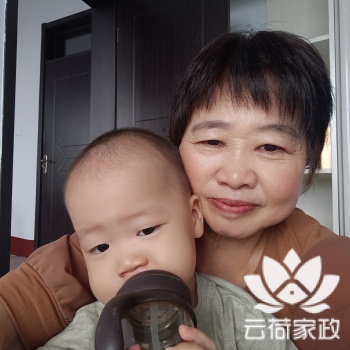 阿姨资料照片