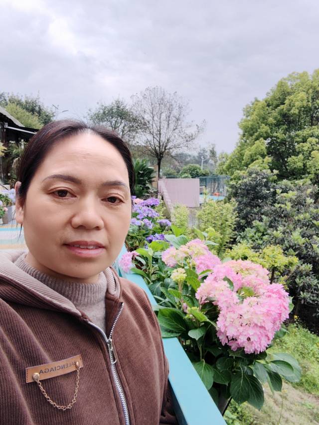 阿姨资料照片