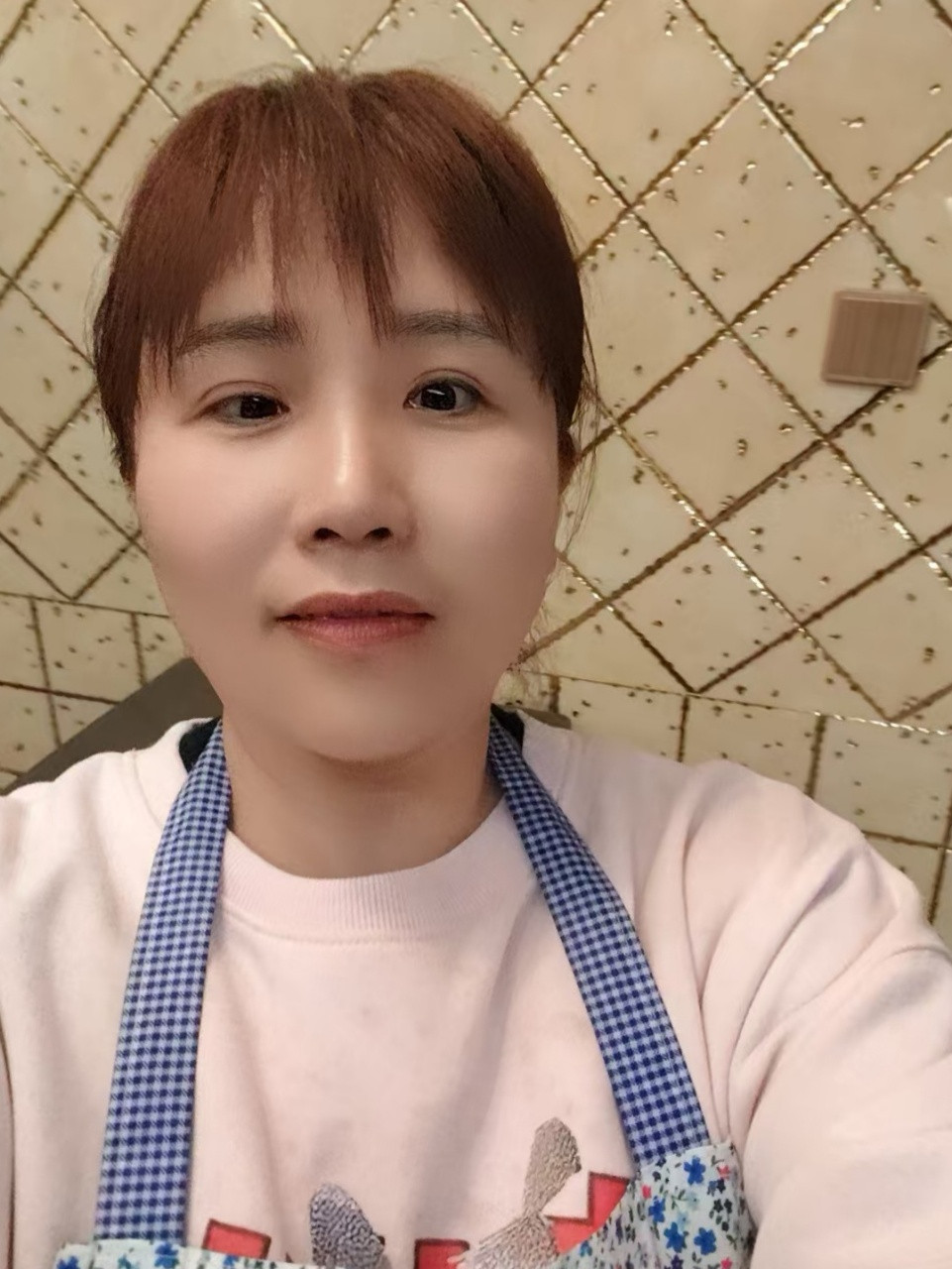 阿姨资料照片