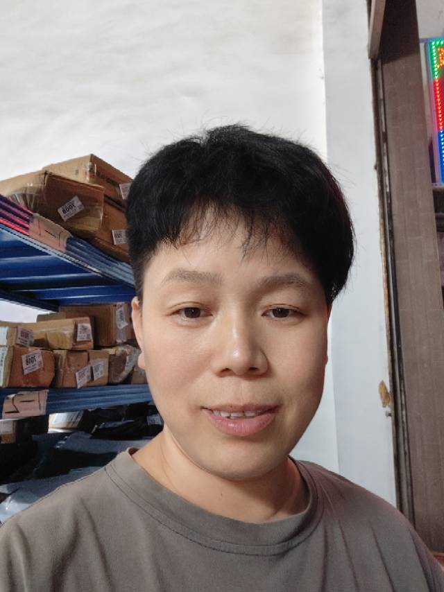 阿姨资料照片