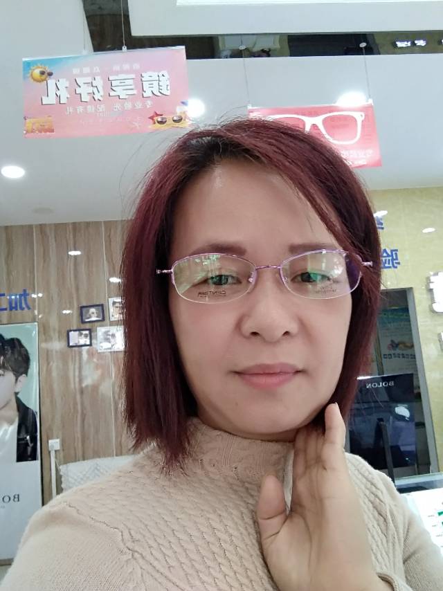 阿姨资料照片