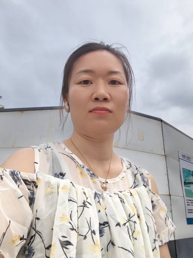 阿姨资料照片