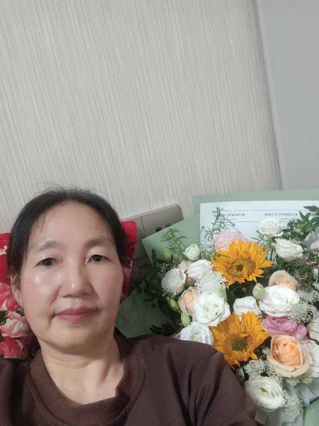 阿姨资料照片