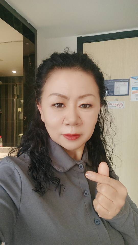 阿姨资料照片