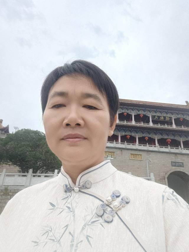 阿姨资料照片