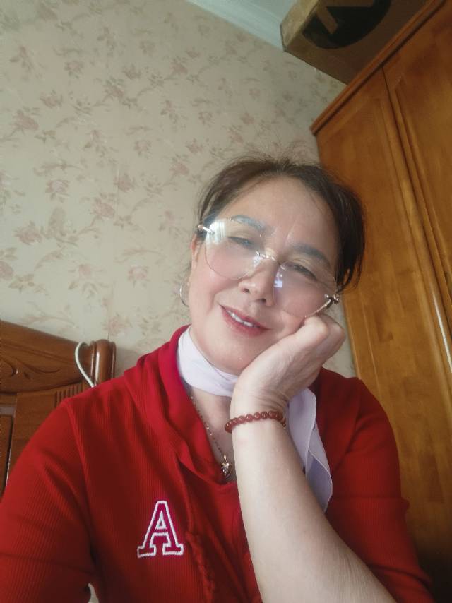 阿姨资料照片
