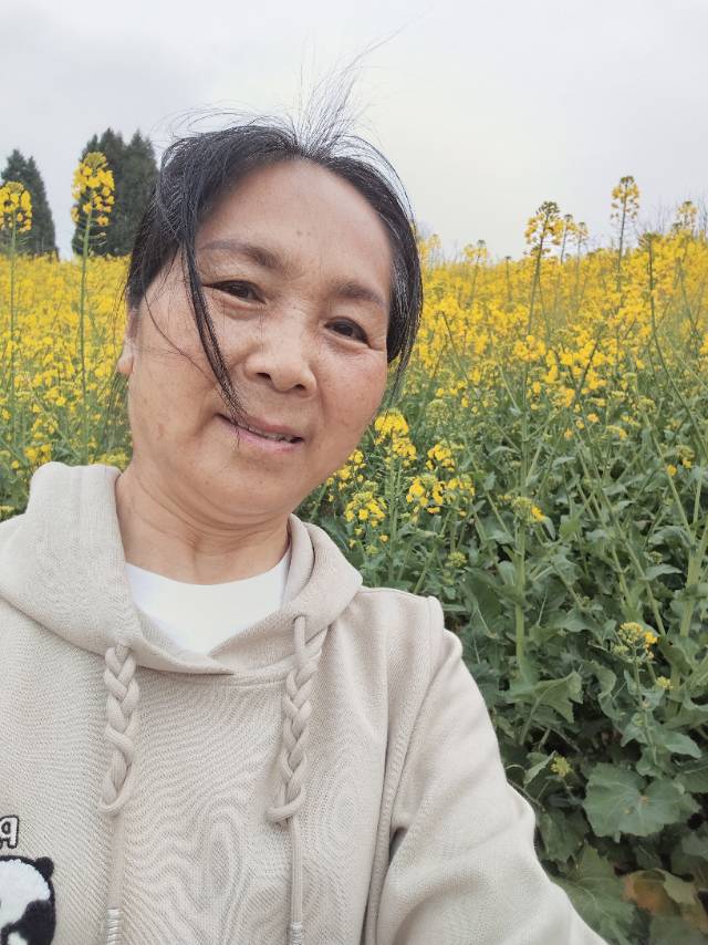 阿姨资料照片