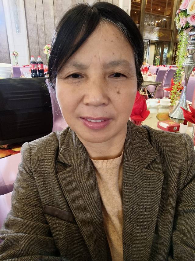 阿姨资料照片