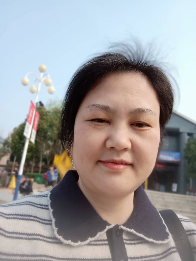 阿姨资料照片