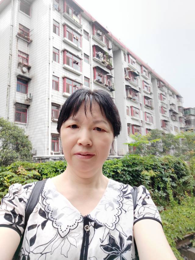 阿姨资料照片