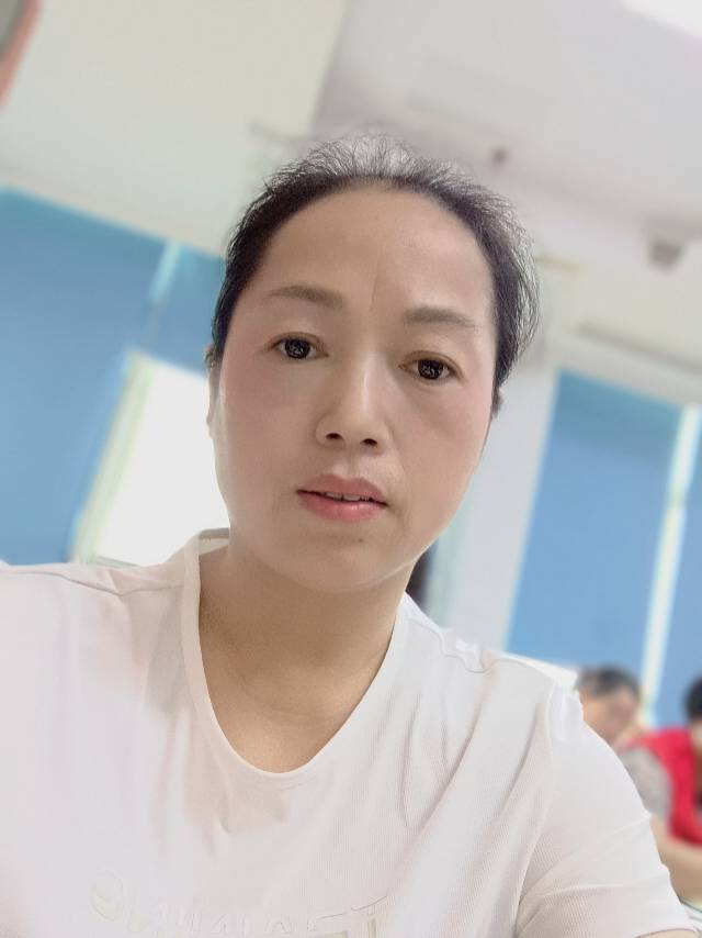 阿姨资料照片