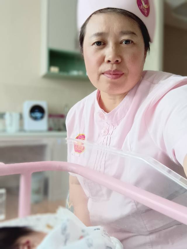 阿姨资料照片