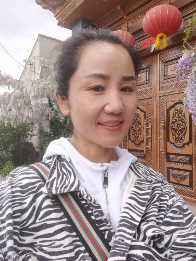 阿姨资料照片