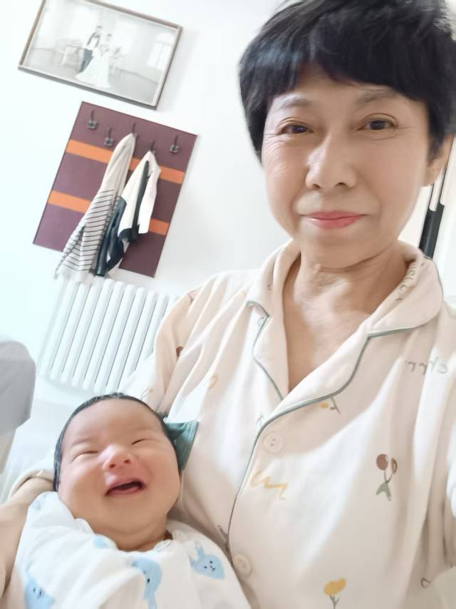 阿姨资料照片
