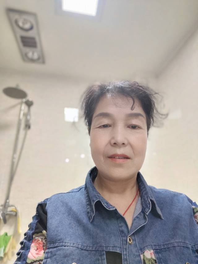 阿姨资料照片