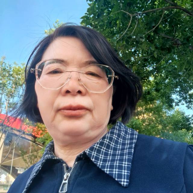 阿姨资料照片
