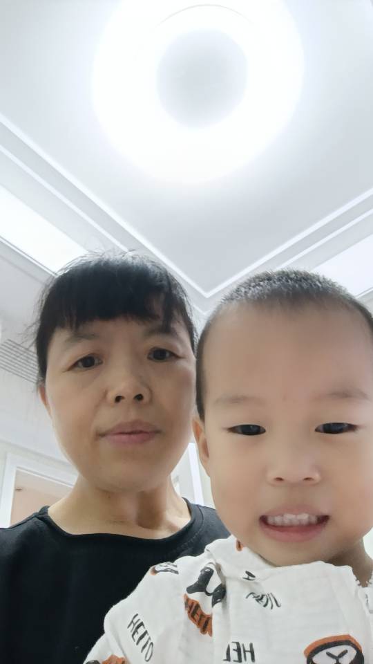 阿姨资料照片