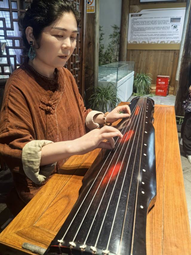 阿姨资料照片