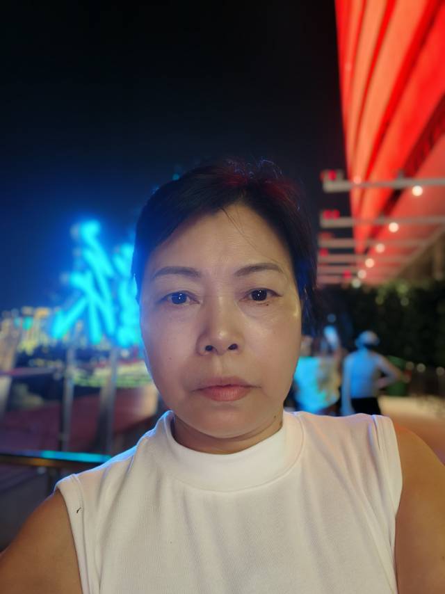 阿姨资料照片