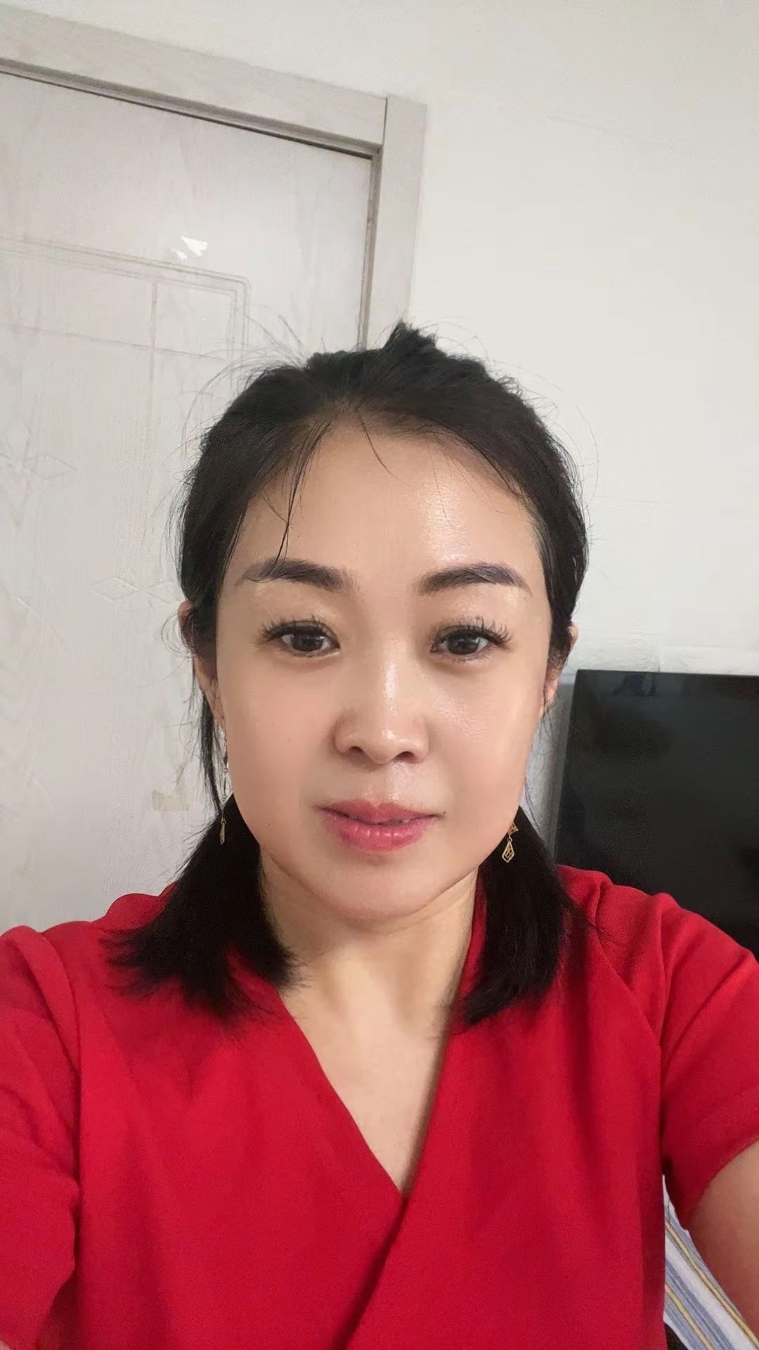 阿姨资料照片