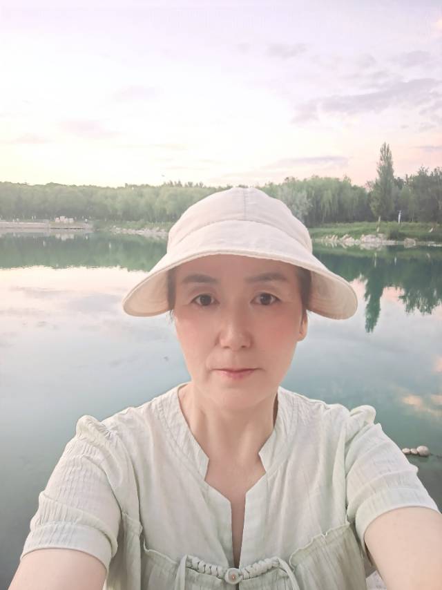 阿姨资料照片