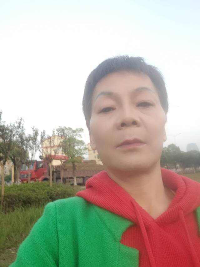 阿姨资料照片