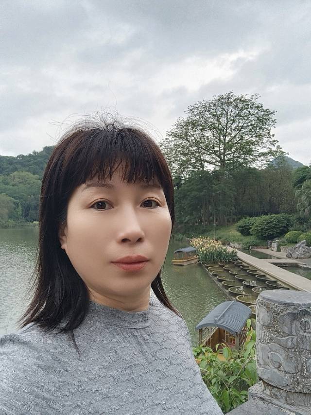 阿姨资料照片