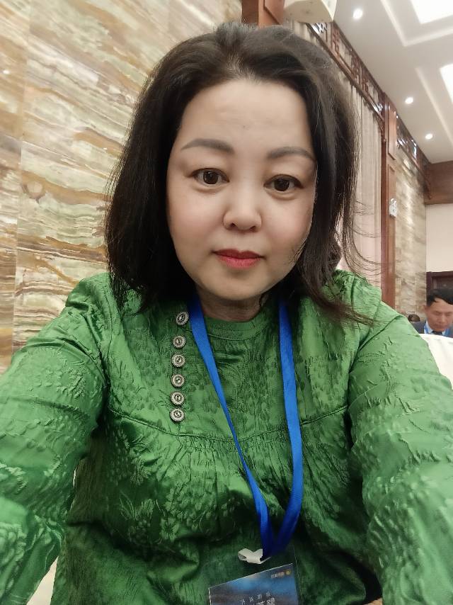阿姨资料照片