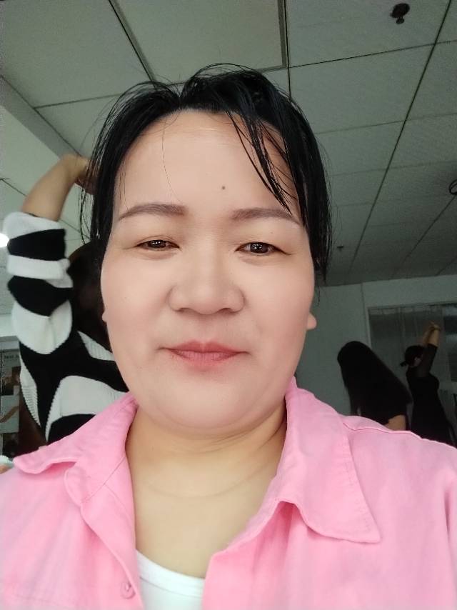 阿姨资料照片
