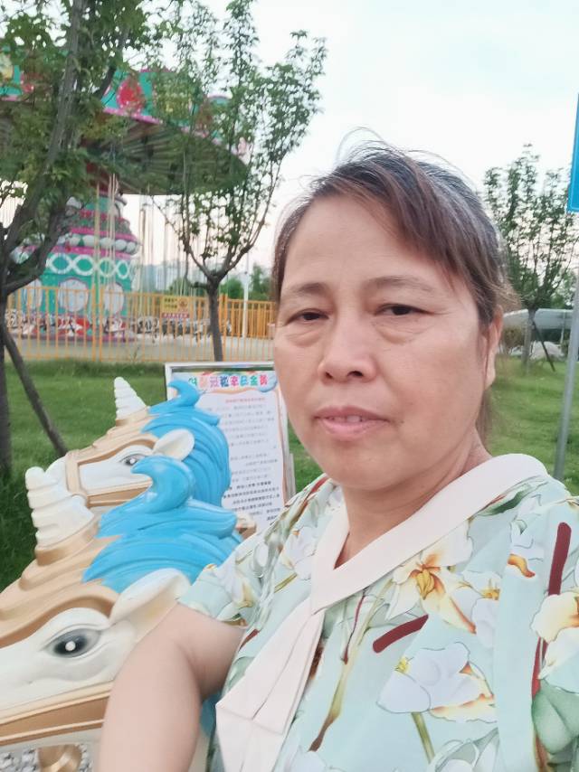 阿姨资料照片