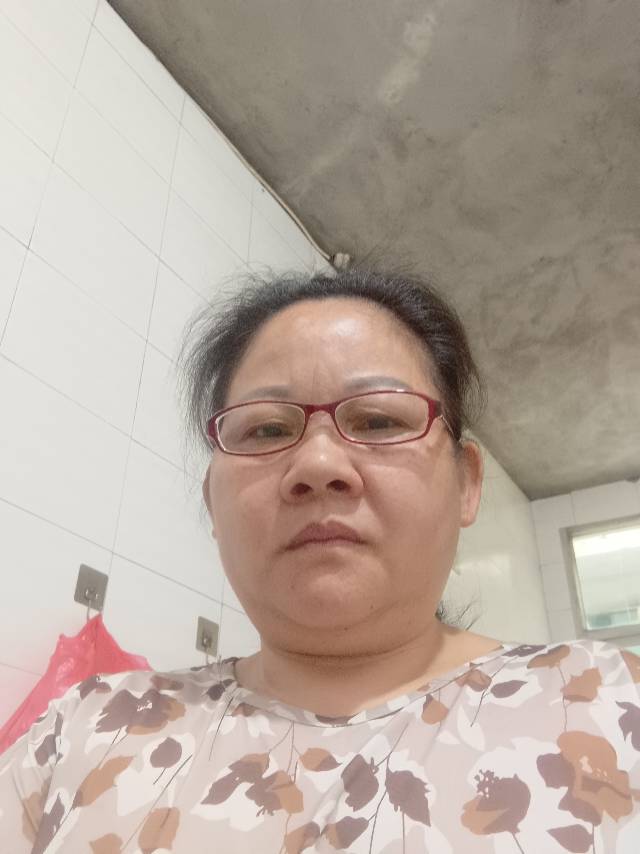 阿姨资料照片