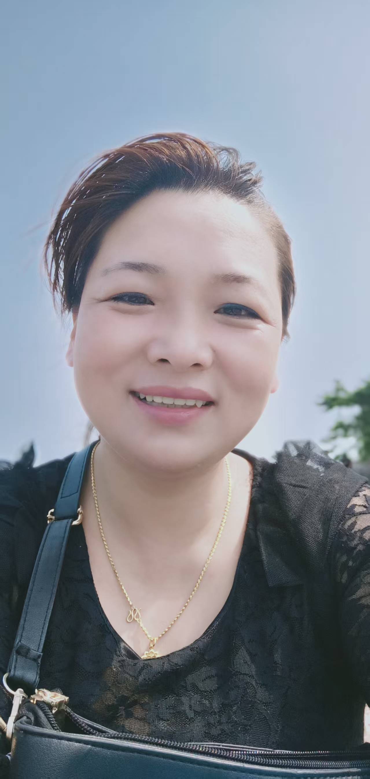阿姨资料照片