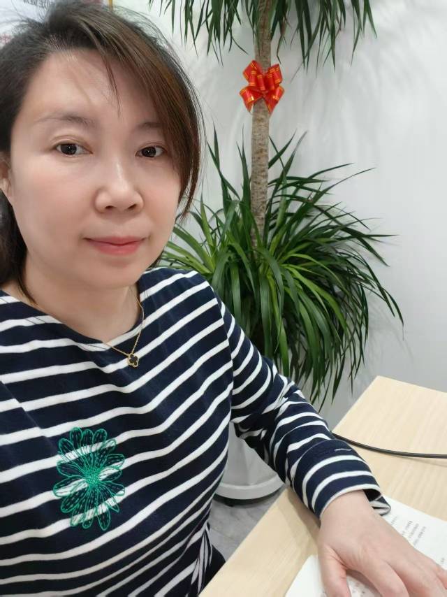 阿姨资料照片