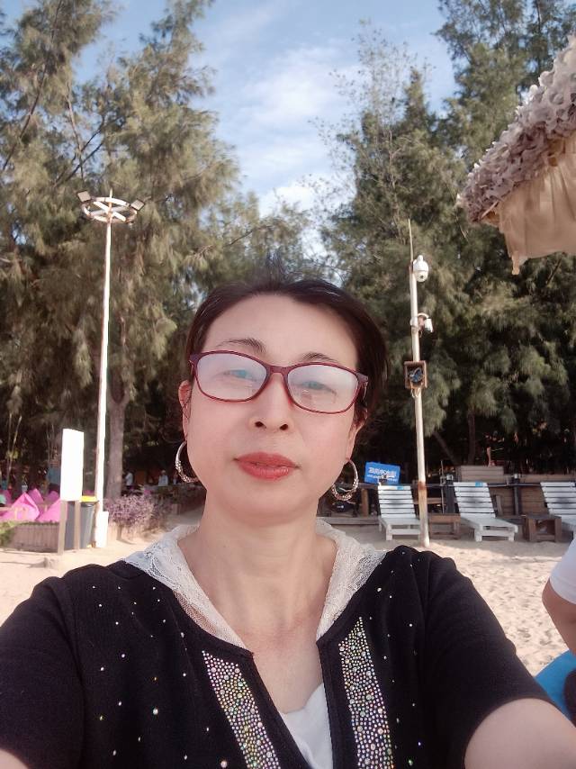阿姨资料照片