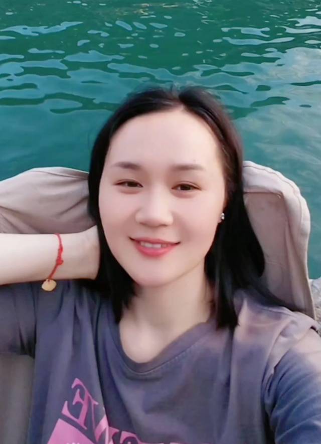 阿姨资料照片