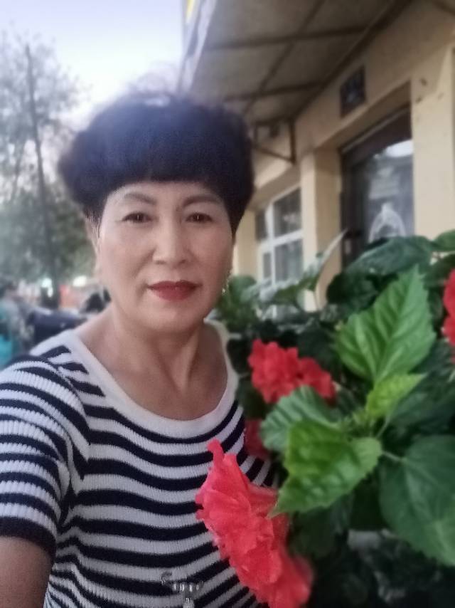 阿姨资料照片