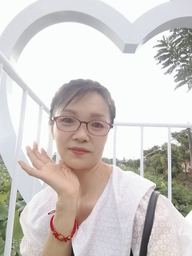 阿姨资料照片