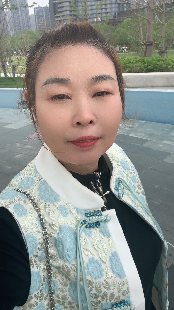 阿姨资料照片