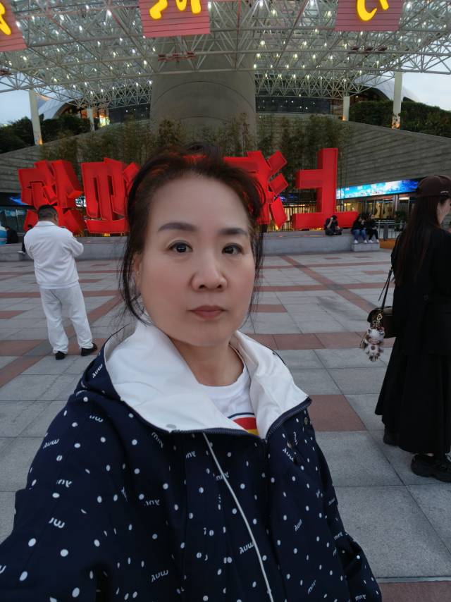 阿姨资料照片